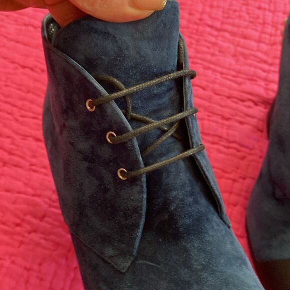 Chanel suede gros-grain pearl lace up booties, 38,5( 8) - Picture 6 of 14